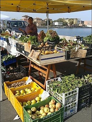 Mercato ortofrutticolo al porto di Ravenna