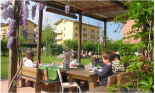 L'esterno della scuola dell'infanzia del Reggio Children Approach