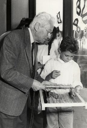 Bruno Munari inaugura l'attività didattica