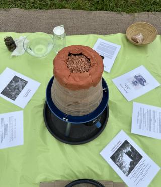 “La Formazione della Terra” Il vulcano e miti di creazione di diverse culture e religioni da vicino