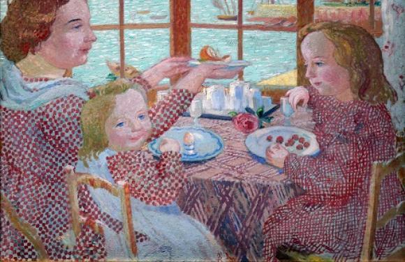 Il dipinto rappresenta due bambine e la mamma sedute a tavola per la colazione davanti a una finestra con vista sul mare.