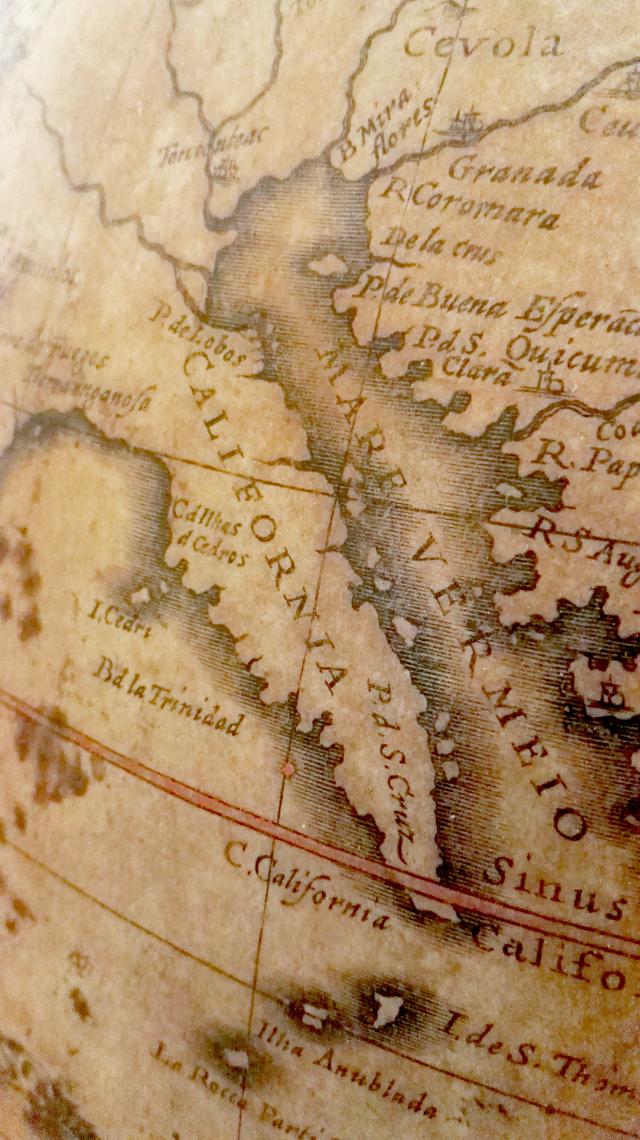 Particolare del globo terracqueo MV 70151. L’immagine raffigura l'area dell'America settentrionale che si affaccia sul l'Oceano Pacifico, con la penisola della California e il Messico settentrionale. 